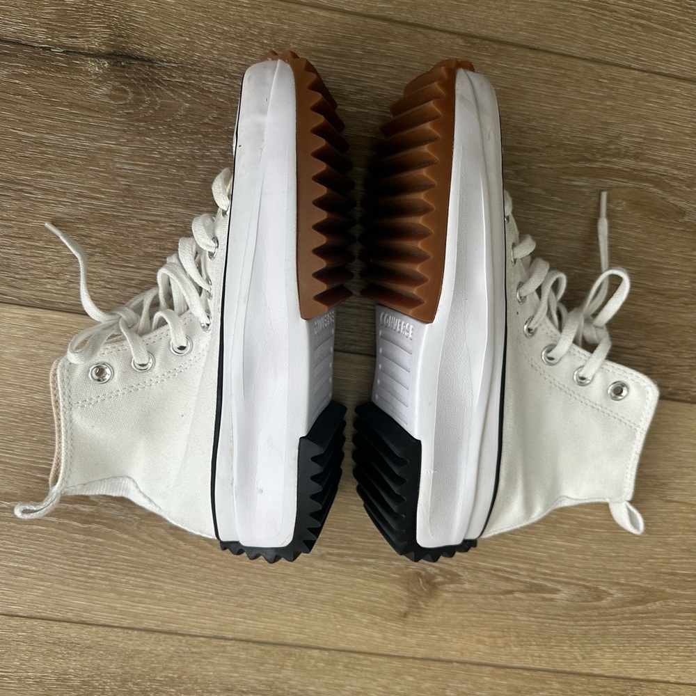 Converse - Picture 3 of 9